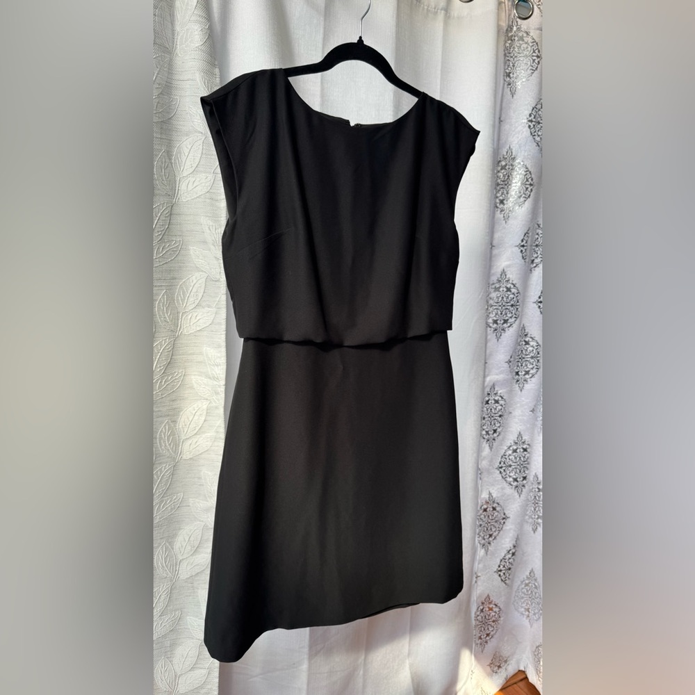 Banana Republic Black Sleeveless Sheath Mini Dress Crew Neck